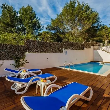 Holiday home Family Friendly House With A Swimming Pool Okrug Gornji, Ciovo - 26023