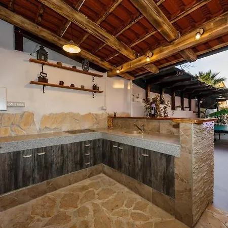 Family Friendly House With A Swimming Pool Okrug Gornji, Ciovo - 26023