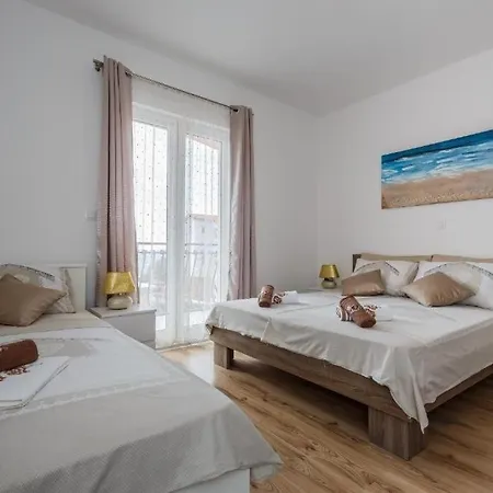 Family Friendly House With A Swimming Pool Okrug Gornji, Ciovo - 26023 Holiday home *